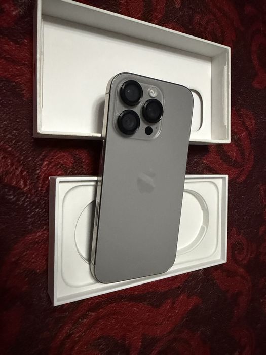 Продам iphone 16 pro silver 256gb акб 88%