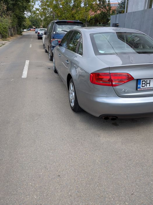Vând audi A4 2010   benzină