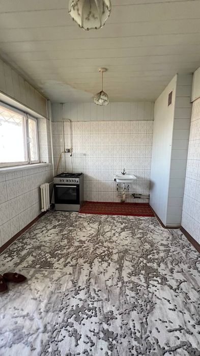 Kvartira srochna sotiladi,arzon narxda lakatsiyasi zor 2xona