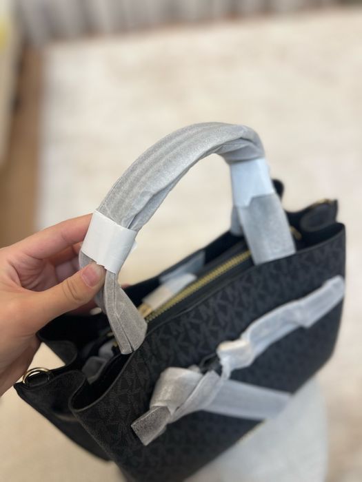 Продам новую сумку от Michael Kors.