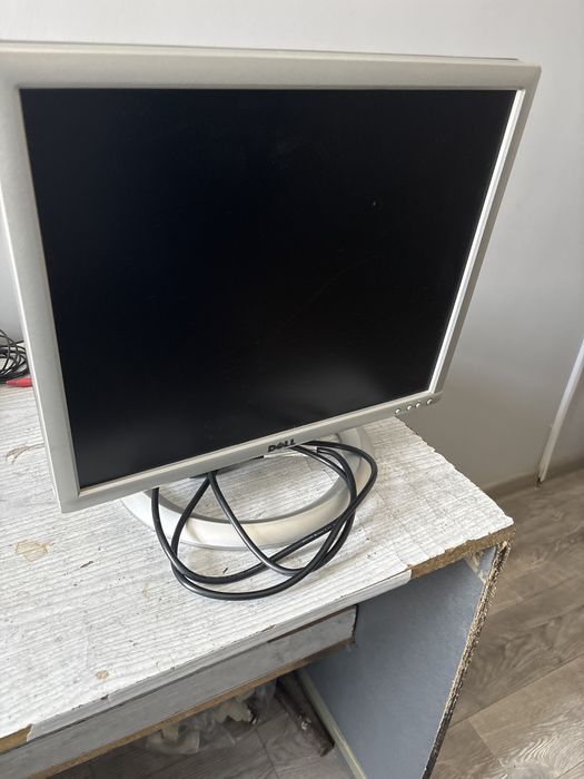 Монитор 19 dell