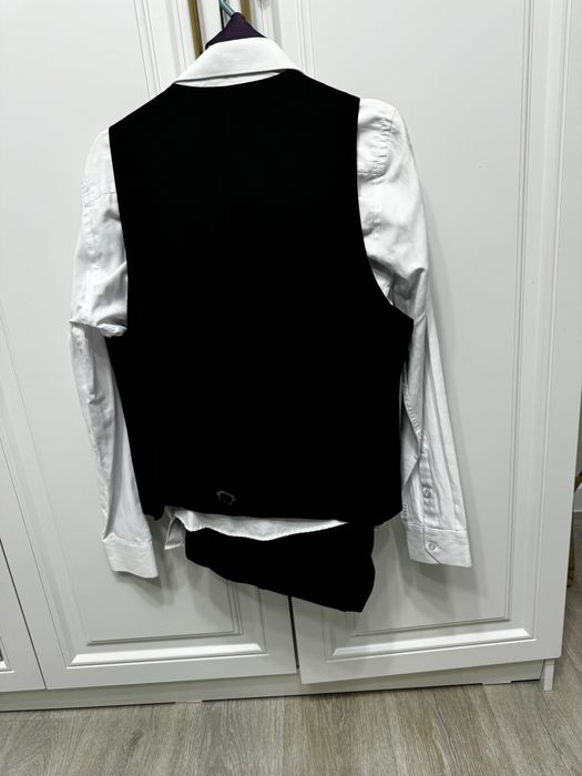 Черный костюм 46-го размера