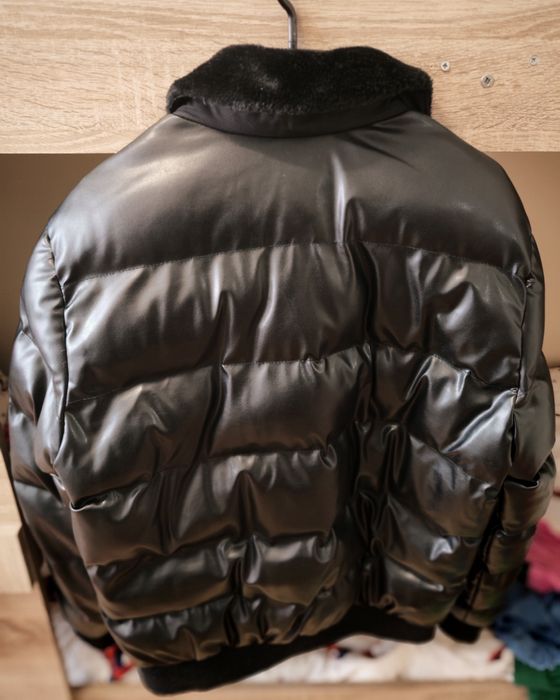 Зимно кожено яке.