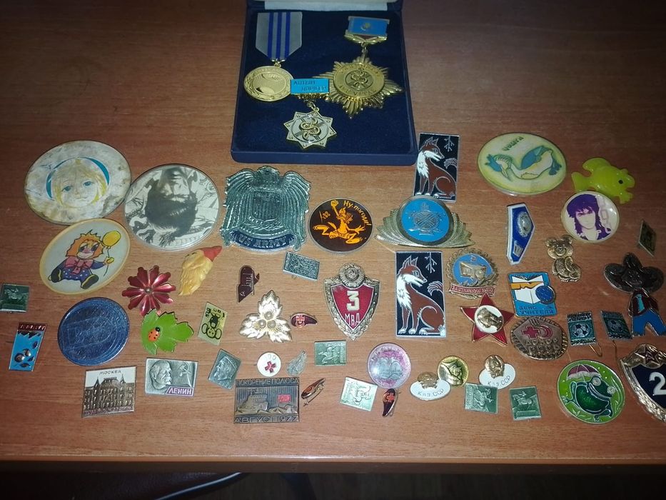 Значки разные б у