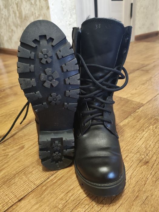 Продам берцы зимние и летние