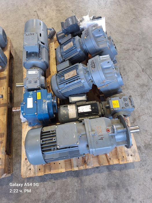 Мотор-редуктор редуктор SEW