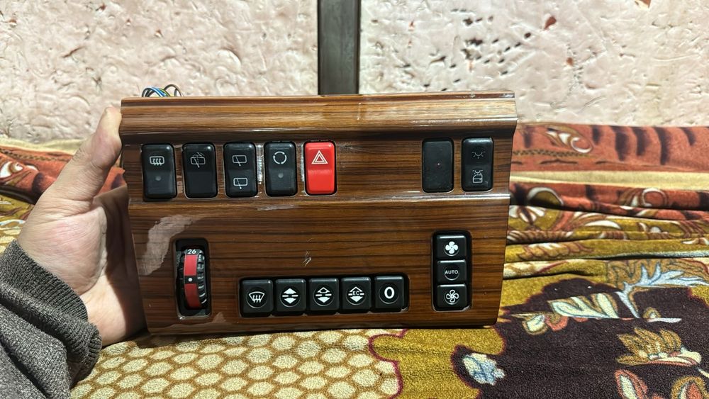 Мерседес w124  запчасти разные