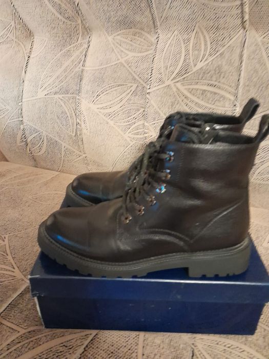 Женские зимние ботинки