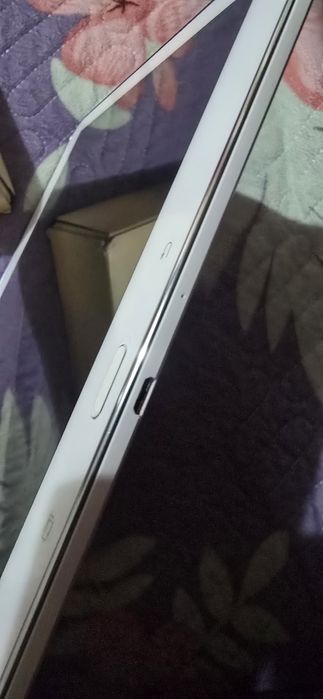 Галакси таб 4 в отличном состоянии