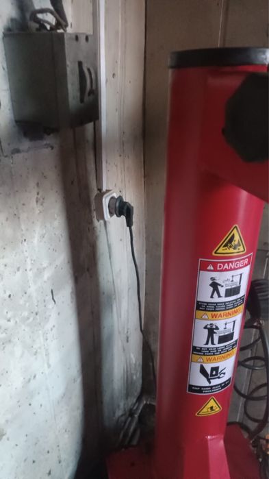 Продаеться шиномонтаж