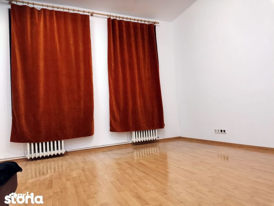 Inchiriez Spatiu de birou Central, curat, comfortabil.