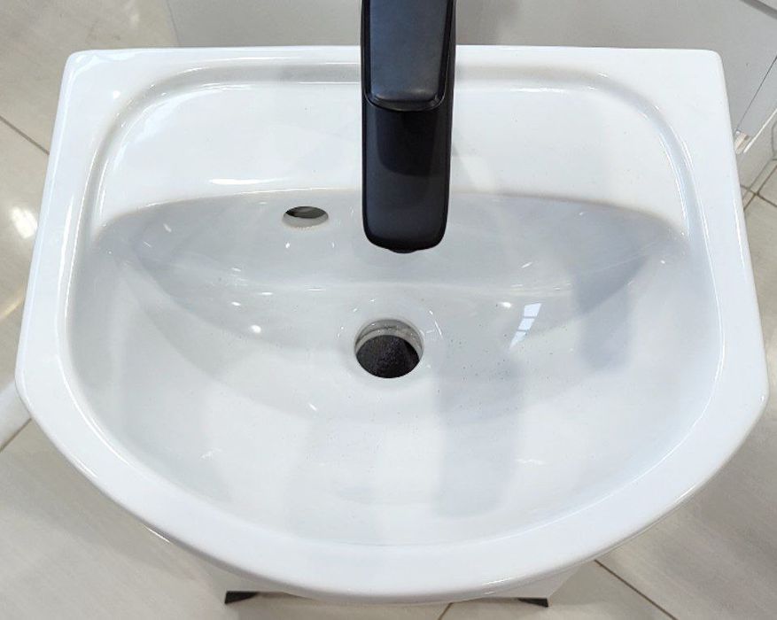 Раковина с шкафом (тумбой) новый (yangi rakvina)
С сифоним доставка ес