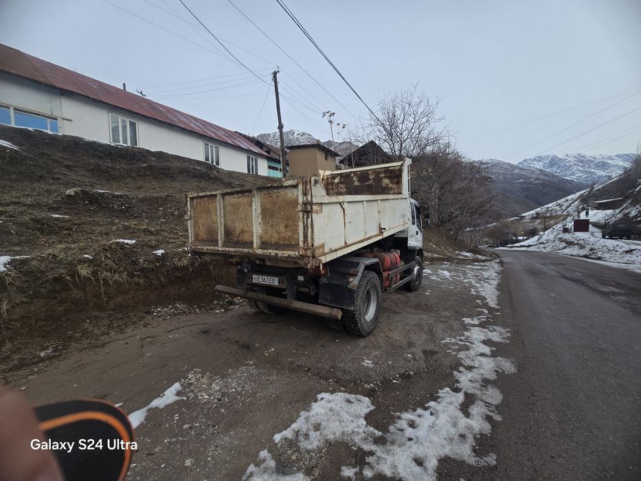 Исузу самасвал 2015