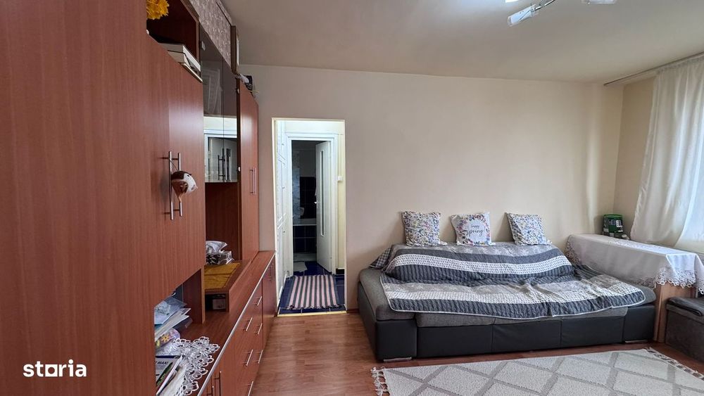 Ap 2 camere de vânzare, cart. Rogerius