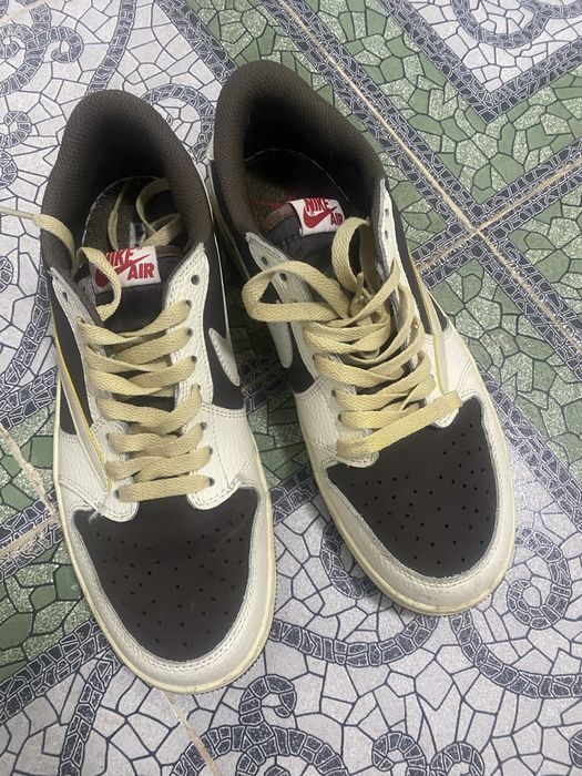 Продам кроссовки