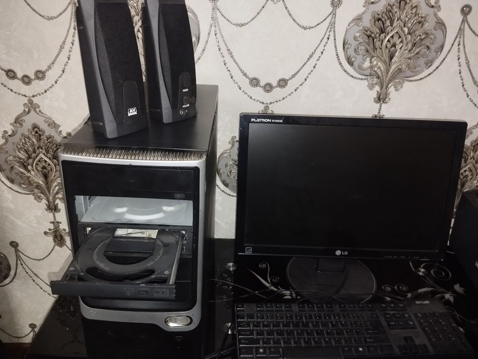 Стольный компьютер