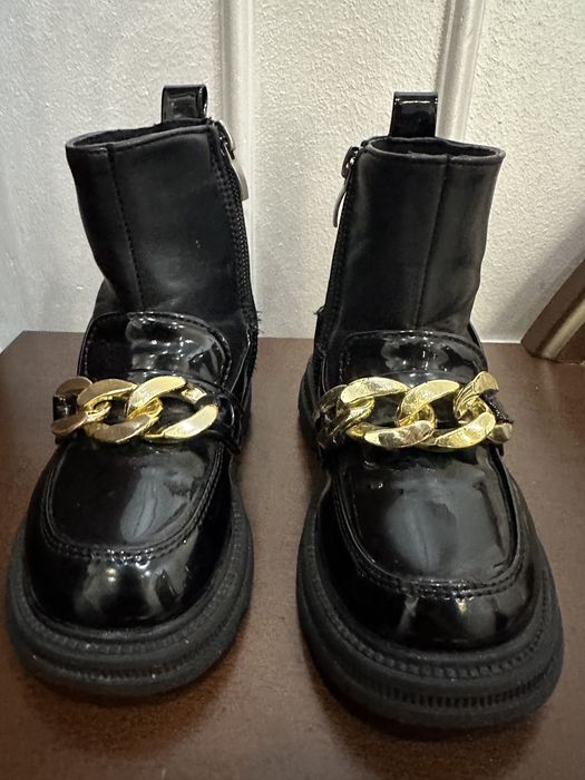 Продам обувь на девочку