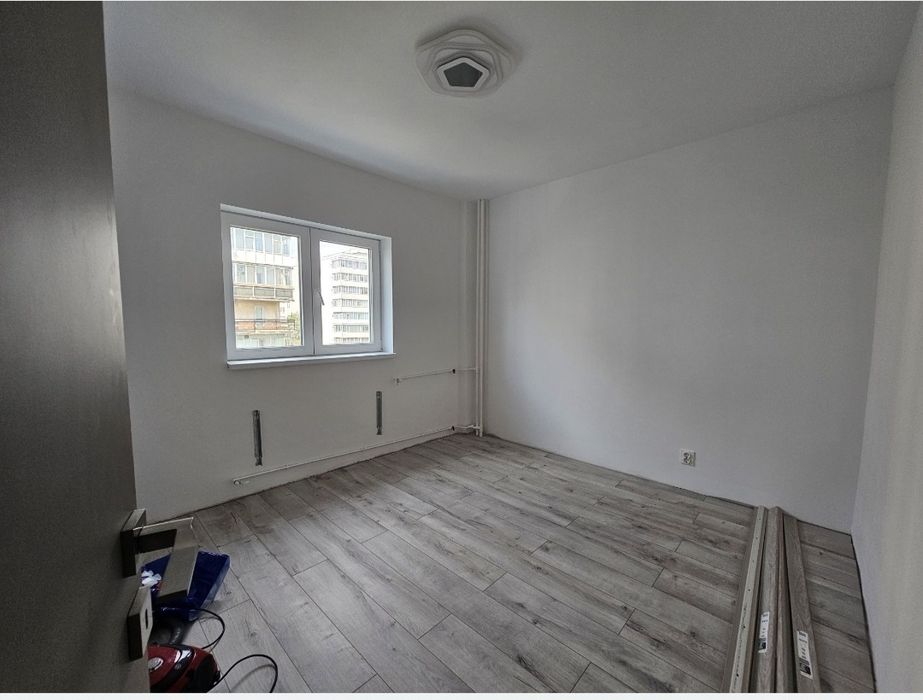 Zugrav glet parchet reparatii finisaje lavabil