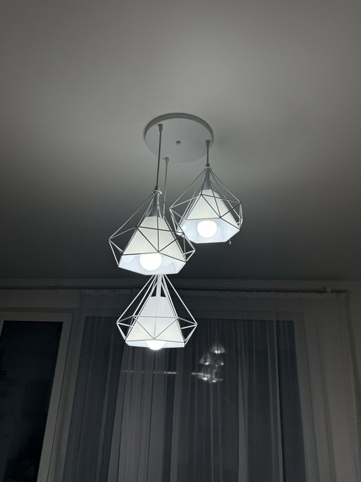 Продам люстру срочно