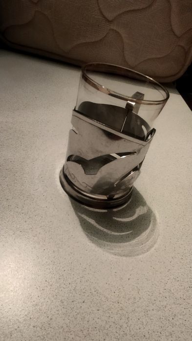 Подстаканники  с  стаканами.