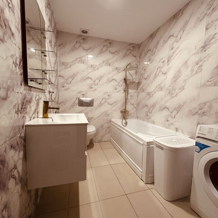 Inchiriez ap. 2 camere la parter in Cosmopolis