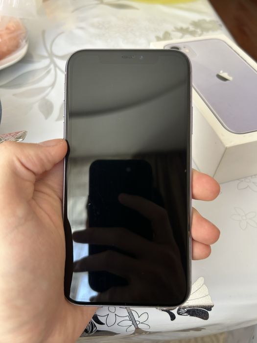Продам iPhone 11 2sim 128gb