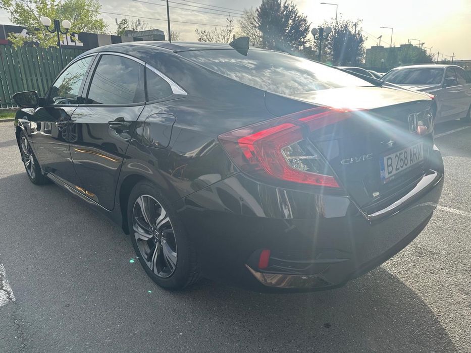 Honda Civic Sedan 1.5 VTEC TURBO 182 CP|Automata