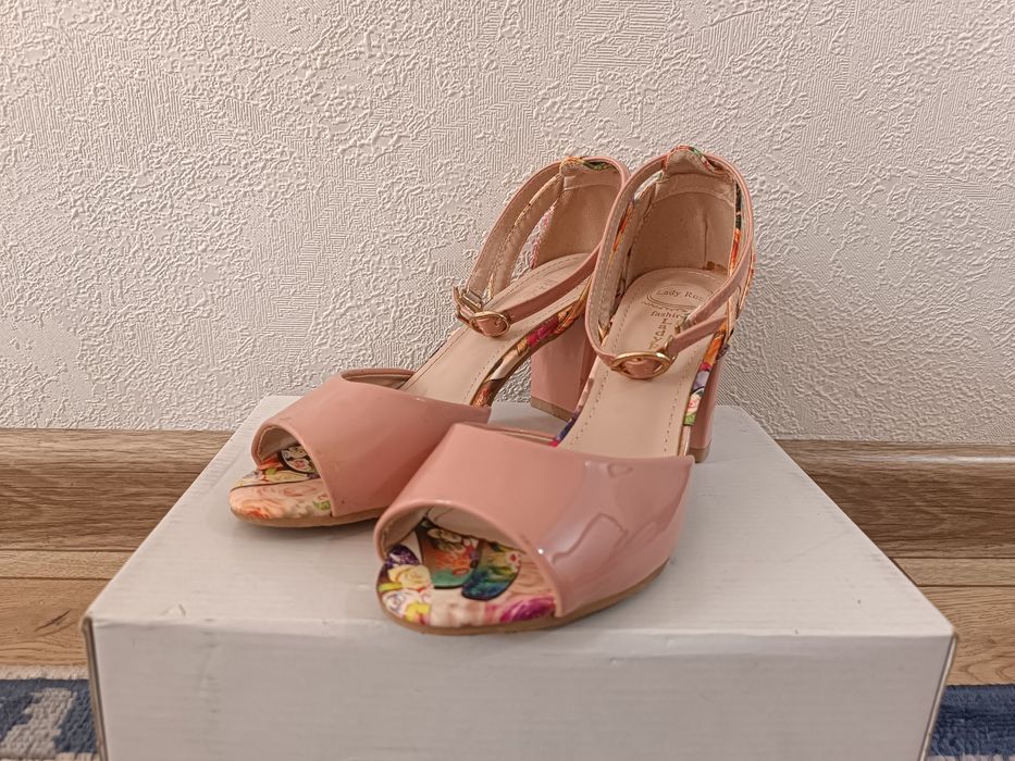 Продам обуви  1, 2 раза в использований