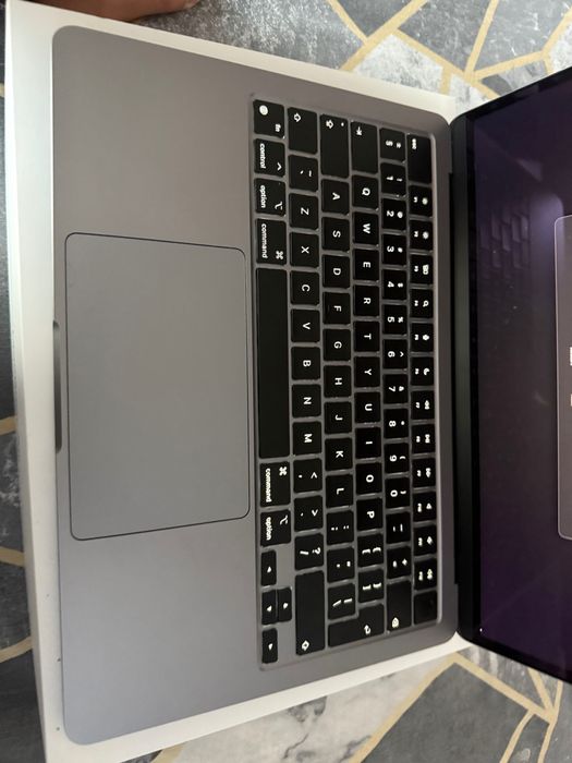 MacBook Air M3 24GB RAM 8CPU 10GPU 512GB RAM