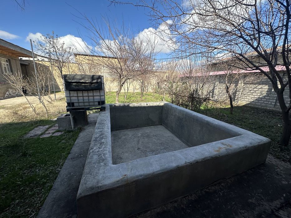 Nazarbekda Hovli Sotiladi