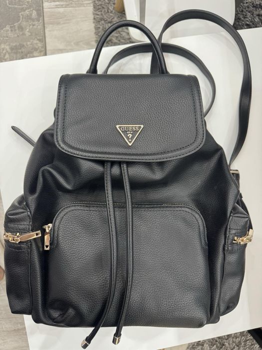 Кожена раница  Guess