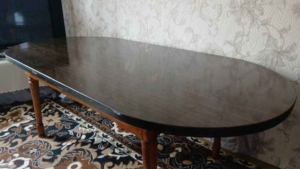 Стол обеденный, дерево