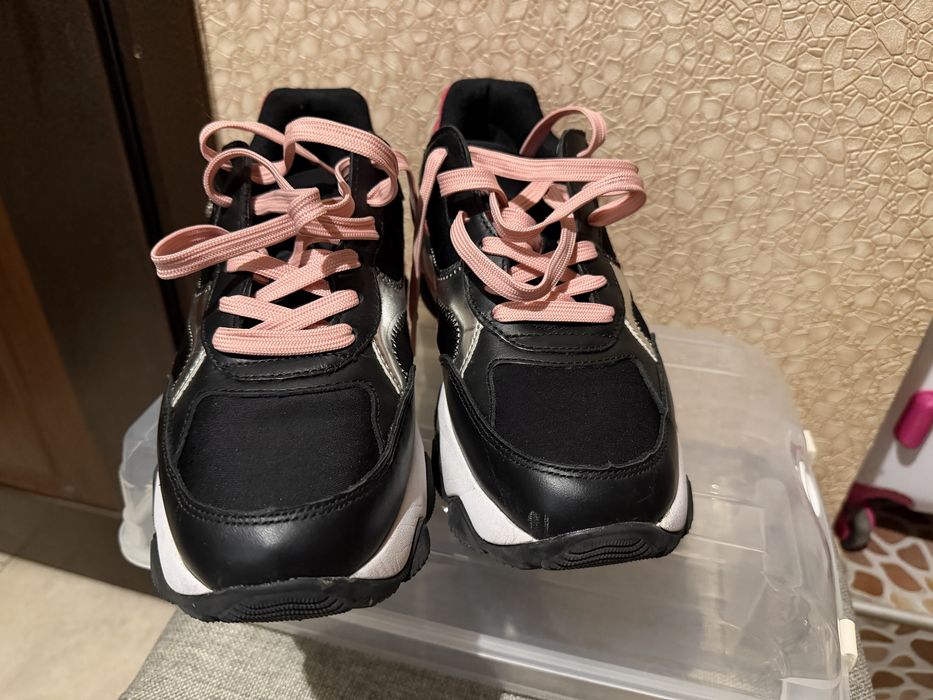 Guess спортни обувки