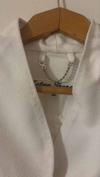 Бяло сако дизайнерско ново