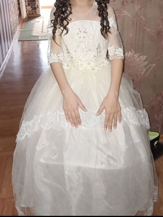 Бальное платье для девочки размен подойдёт от 7-9 лет