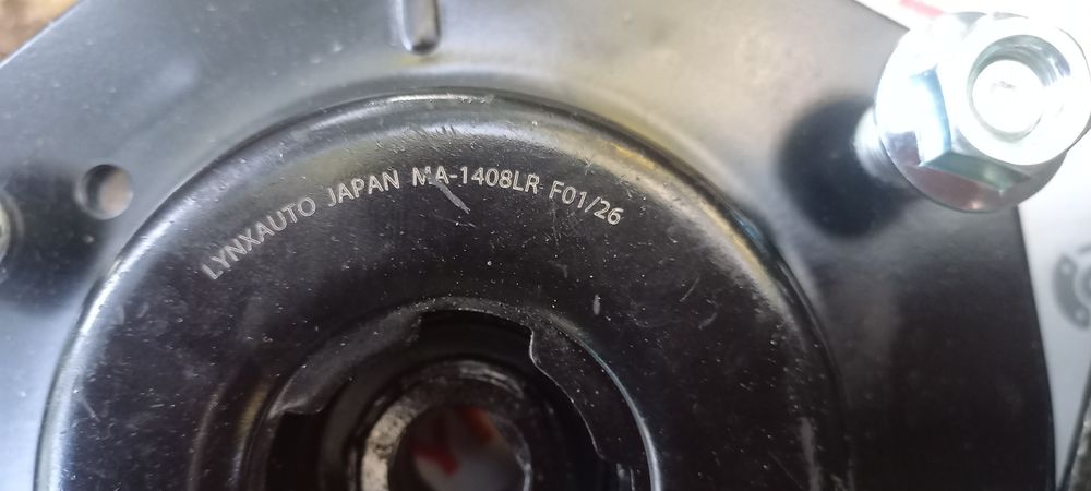 Опоры амортизатора на Toyota