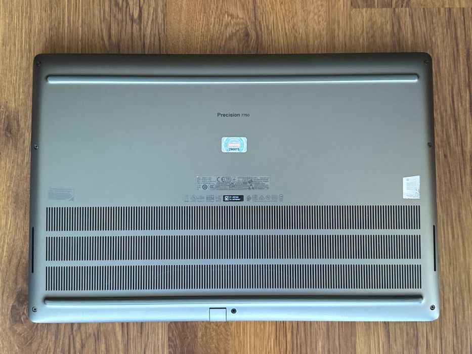 17.3' FHD i7-10850H DELL Precision 7750 32GB DDR4/512GB/RTX 5000 16GB
