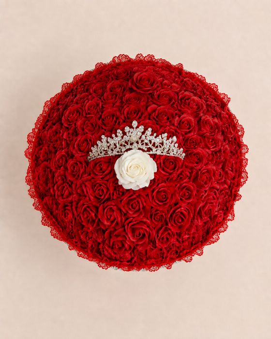 Buchet aniversar 101 trandafiri de săpun cu coroniță și mesaj personalizat