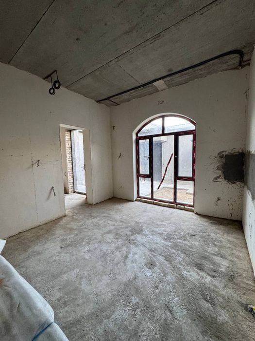 Продаётся Дом  Коробка Сергелинйский район Бобур Махалля 1,6 Соток