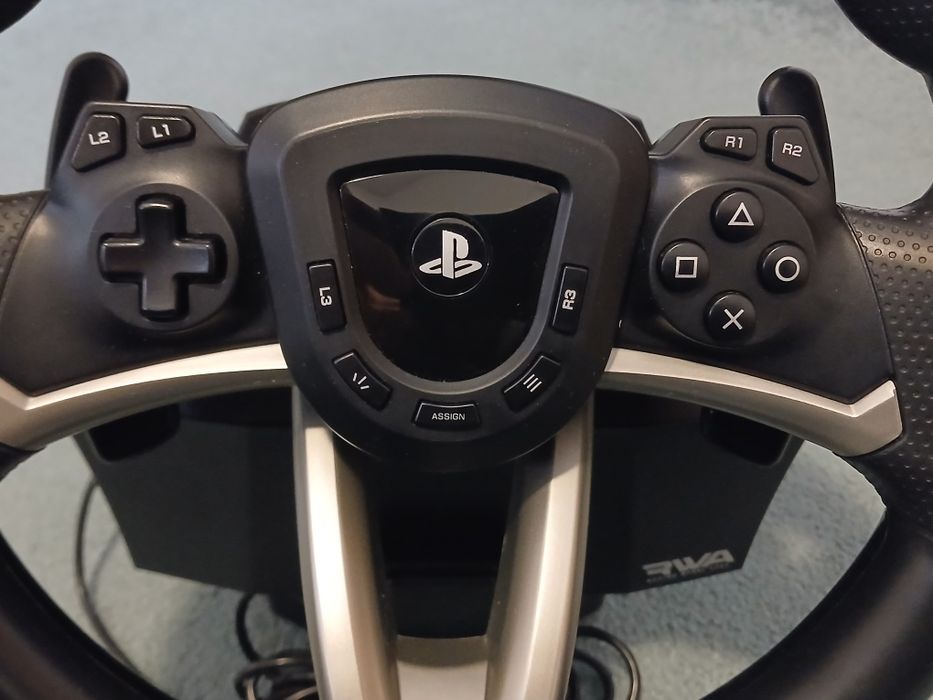 Vând volan Hori Racing Wheel Apex pentru ps4,ps5 și pc. Ca nou.