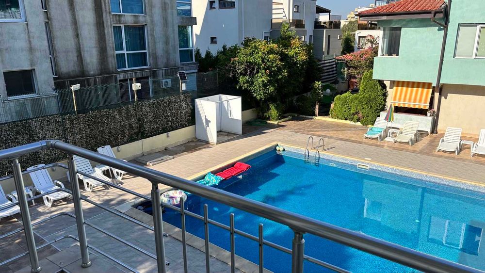 Луксозен триетажен пентхаус в к-с Нев, Сарафово