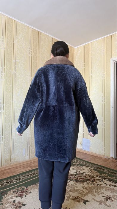 Продам дубленку с встамками питона на воротнике