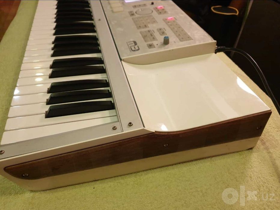 Korg M3 61 синтезатор