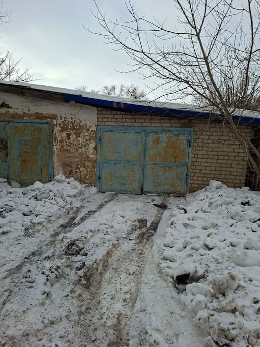 Гаражные ворота, емкость