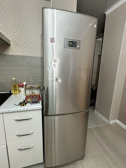 Холодильник серый