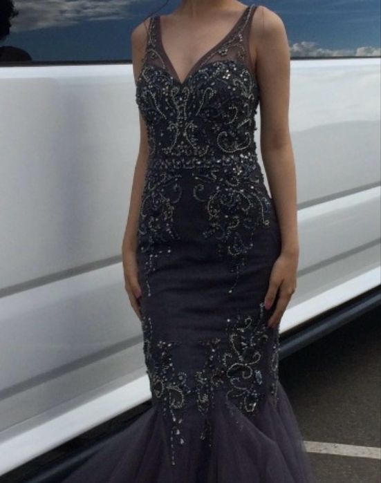 Вечернее платье со шлейфом