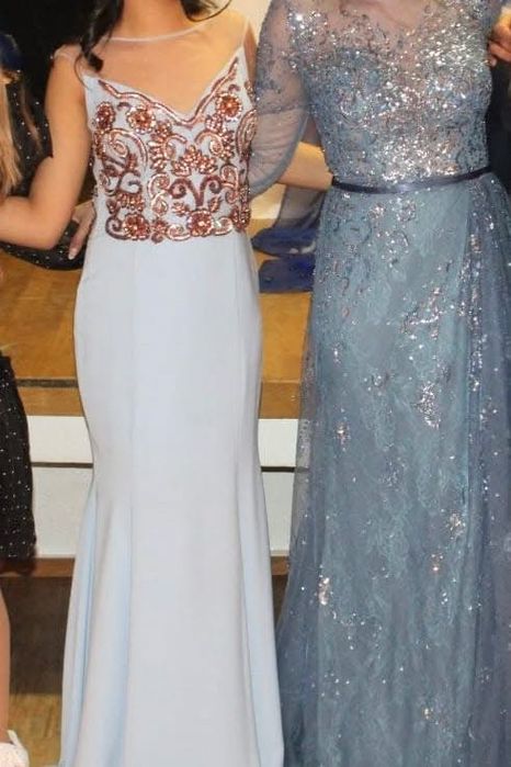 Рокля във  светло синьо