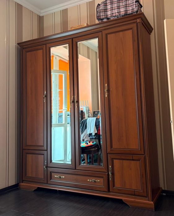 отдам платяной шкаф