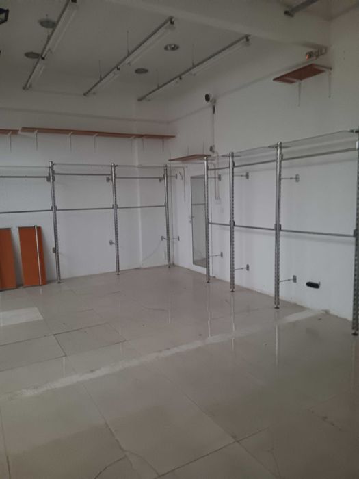 Запазено оборудване за магазин за дрехи