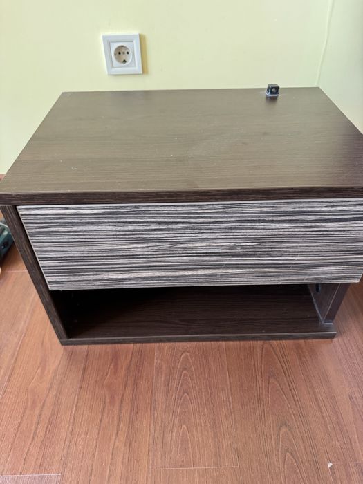 2бр. Нощни шкафчета